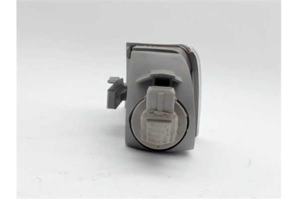 Recambio de intermitente delantero dcho para citroen xantia berlina 2.0 hdi 90 referencia OEM IAM 630370 1902356 8E0941030AS , C