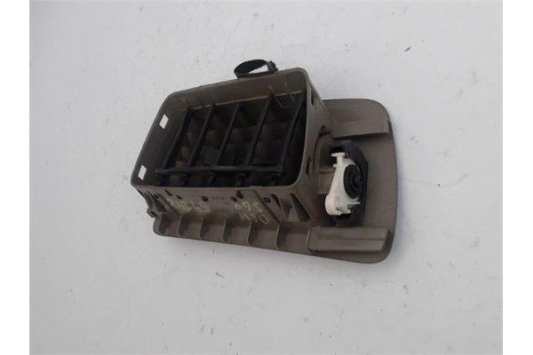 Recambio de rejilla entrada de aire para volvo s60 berlina 2.4 d5 referencia OEM IAM   