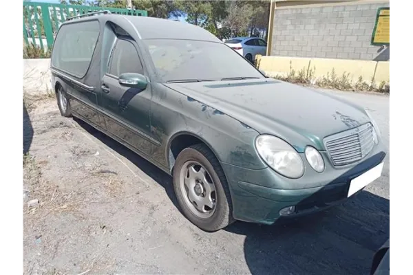 mercedes-benz clase e (bm 211) berlina del año 2005