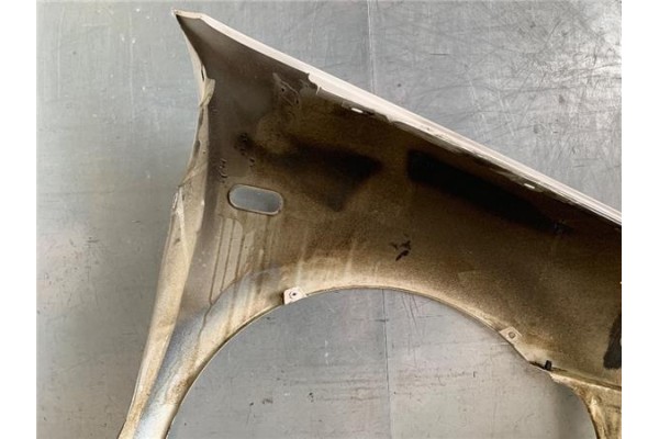 Recambio de aleta delantero izquierda para volkswagen polo iii (6n1) 60 1.4 referencia OEM IAM 6N0821021  
