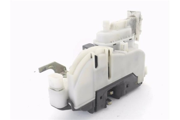 Recambio de cierre electromagnetico delantero izquierdo para volkswagen polo iii (6n1) 60 1.4 referencia OEM IAM 1HM862153  