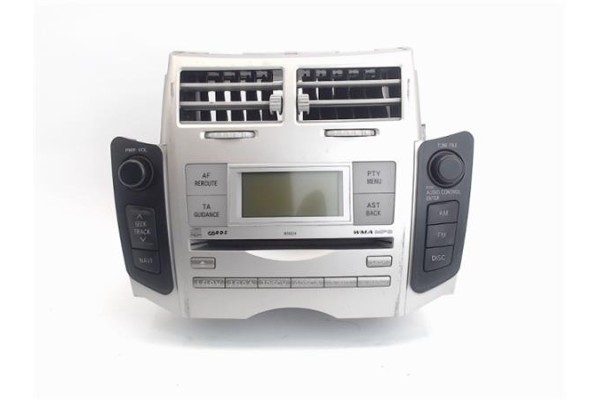 Recambio de radio / cd para toyota yaris (ksp9/scp9/nlp9) 1.3 vvt-i referencia OEM IAM   