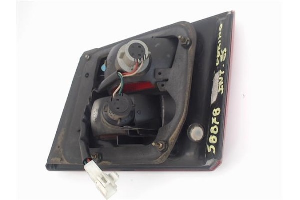 Recambio de piloto porton trasero izquierdo para toyota carina (t19) 2.0 td (ct190) referencia OEM IAM 8158005040  
