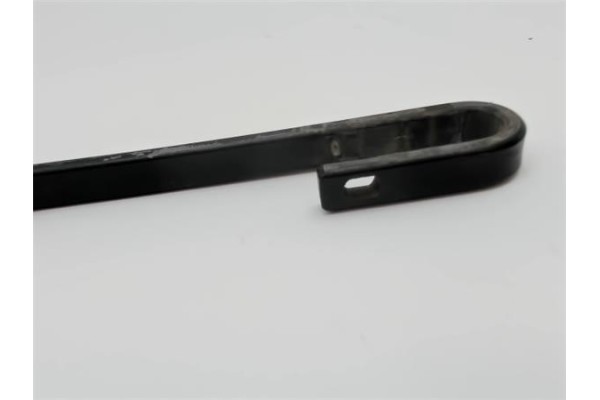 Recambio de brazo limpiaparabrisas delantero derecho para audi a4 avant (b5) 1.9 tdi referencia OEM IAM 8D1955408  