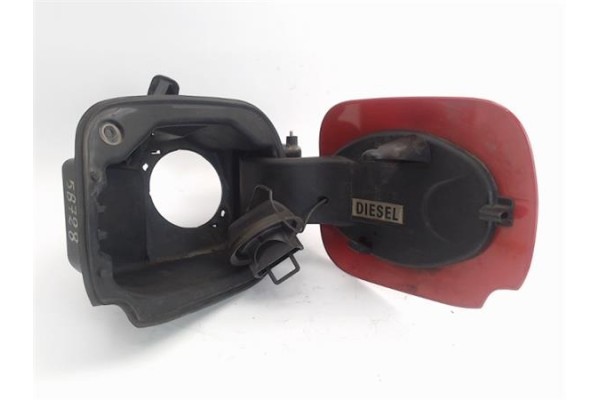 Recambio de tapa exterior combustible para renault clio iii 1.5 dci referencia OEM IAM 8200290088 8200290092 