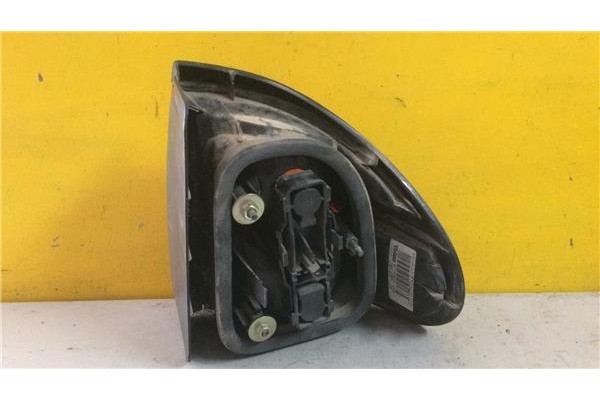 Recambio de piloto trasero izquierdo para renault laguna (b56) 1.6 16v rt referencia OEM IAM 7700420122 67742931  
