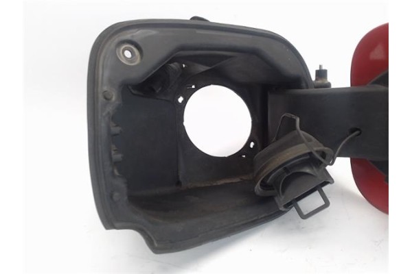 Recambio de tapa exterior combustible para renault clio iii 1.5 dci referencia OEM IAM 8200290088 8200290092 