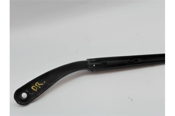 Recambio de brazo limpiaparabrisas delantero derecho para renault megane ii (bm0/1_, cm0/1_) 1.6 16v referencia OEM IAM 82004222