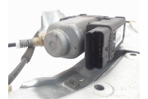 Recambio de mecanismo elevalunas delantero izquierdo para renault clio iii 1.5 dci referencia OEM IAM 503620080119 8200843592 
