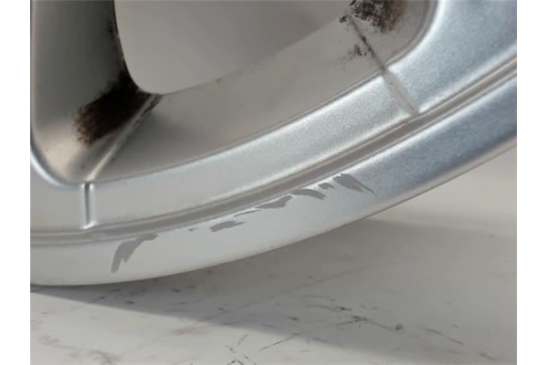 Recambio de llanta para peugeot 1007 1.4 dolce referencia OEM IAM 6jx16ch4-27 5402S3 