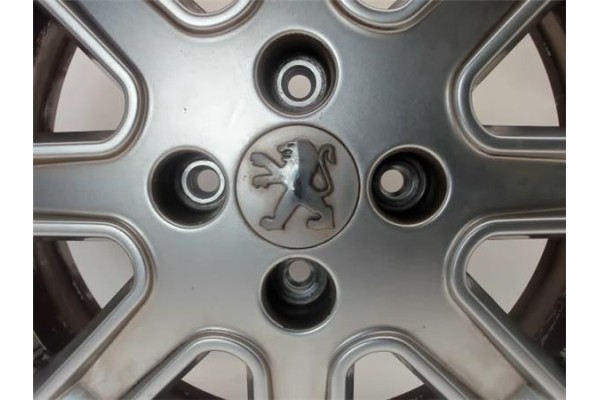 Recambio de llanta para peugeot 1007 1.4 dolce referencia OEM IAM 6jx16ch4-27 5402S3 