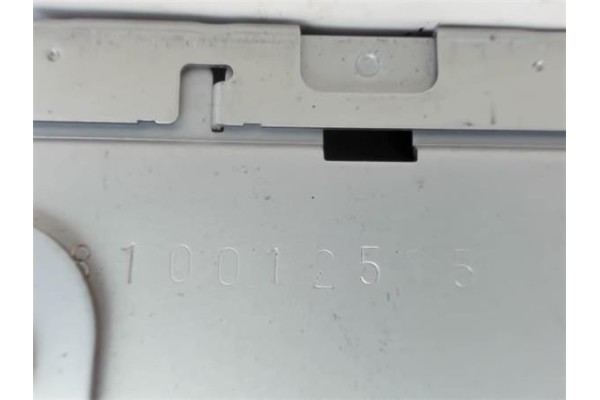 Recambio de radio / cd para mazda premacy (cp) 1.8 referencia OEM IAM 810012515  
