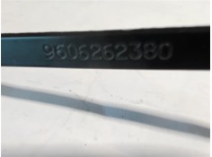 Recambio de brazo limpiaparabrisas delantero derecho para citroen saxo 1.4 vts referencia OEM IAM 9606262380  