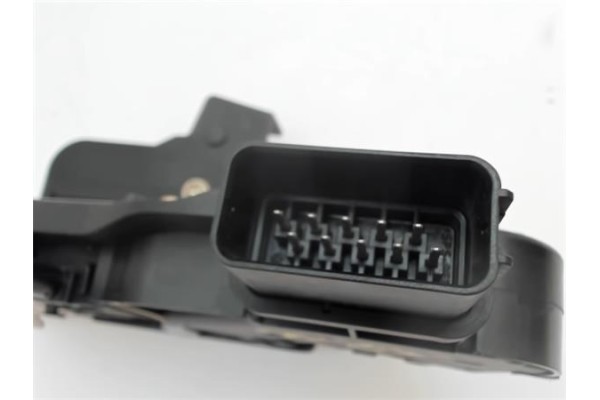 Recambio de cierre electromagnetico trasero izquierdo para volvo s40 berlina 1.6 referencia OEM IAM 30699797  