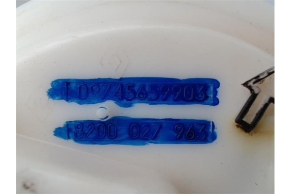 Recambio de bomba combustible para renault clio ii (xbo) 1.4 75cv referencia OEM IAM 8200027963 09745659903 8200057324 , RENAULT