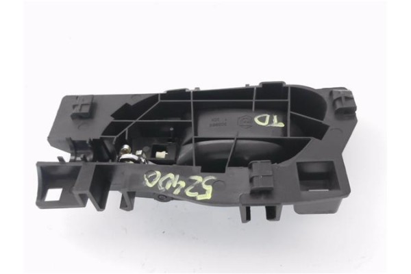 Recambio de manilla int. puerta trasero derecha para peugeot 2008 1.2 access referencia OEM IAM 96555516VV  