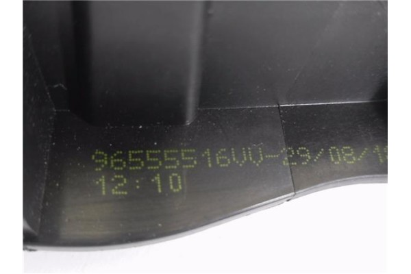 Recambio de manilla int. puerta trasero derecha para peugeot 2008 1.2 access referencia OEM IAM 96555516VV  