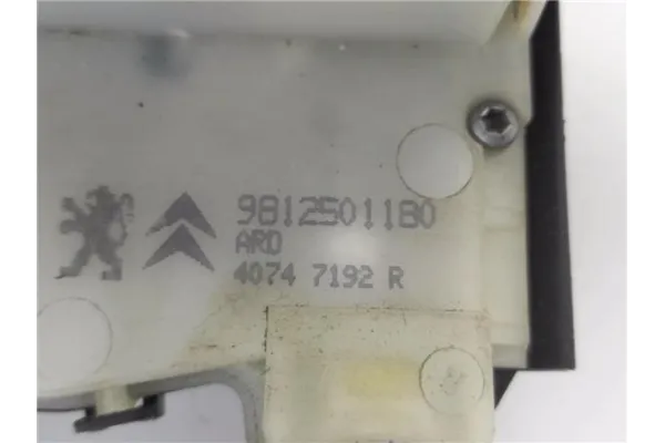 Recambio de cierre electromagnetico trasero derecho para peugeot 2008 1.2 access referencia OEM IAM 9812501180  
