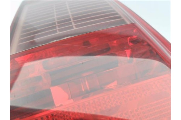 Recambio de piloto trasero derecho para fiat idea (135) 1.4 16v referencia OEM IAM 46829508  