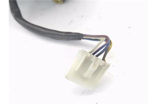 Recambio de retrovisor electrico derecho para fiat idea (135) 1.4 16v referencia OEM IAM 735400383 E30158460 