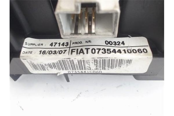 Recambio de mando intermitencia para fiat bravo (182) 1.2 16v 80 trofeo referencia OEM IAM 07354410060  