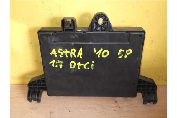 Recambio de centralita para opel astra j berlina 5p 1.7 selective referencia OEM IAM 365927271 13302300 3519 