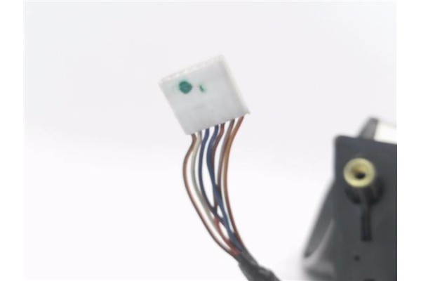 Recambio de retrovisor electrico izquierdo para fiat idea (135) 1.4 16v referencia OEM IAM 735400384 E30158459 
