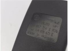 Recambio de anclaje cinturon delantero derecho para volkswagen golf iv berlina (1j1) 1.6 16v referencia OEM IAM 1J4857756E  