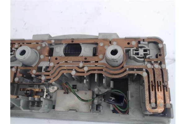 Recambio de luz interior techo para seat leon (1m1) referencia OEM IAM 1UO947105B  