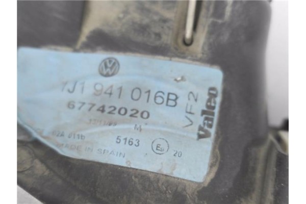 Recambio de faro delantero dcho para volkswagen golf iv berlina (1j1) 1.6 16v referencia OEM IAM 1J1941016B  