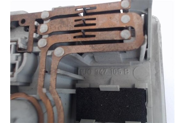 Recambio de luz interior techo para seat leon (1m1) referencia OEM IAM 1UO947105B  