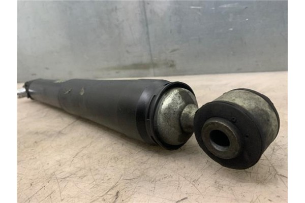 Recambio de amortiguador trasero derecho para renault scenic i (ja...) 1.6 16v (ja0b, ja04, ja11) referencia OEM IAM 7701479086 
