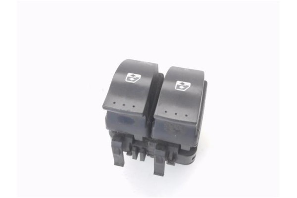 Recambio de mando elevalunas delantero izquierdo para renault clio ii fase ii (b/cb0) 1.2 base authentique referencia OEM IAM 82