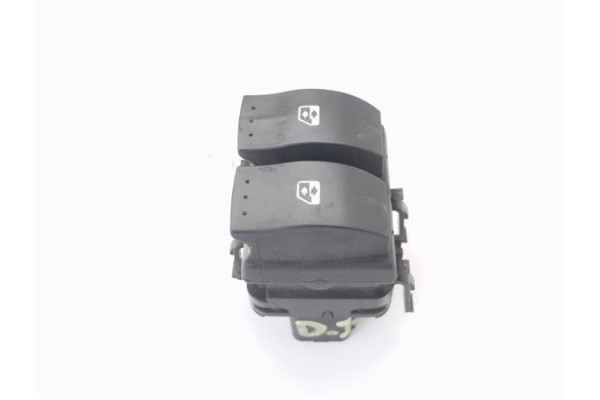 Recambio de mando elevalunas delantero izquierdo para renault clio ii fase ii (b/cb0) 1.2 base authentique referencia OEM IAM 82