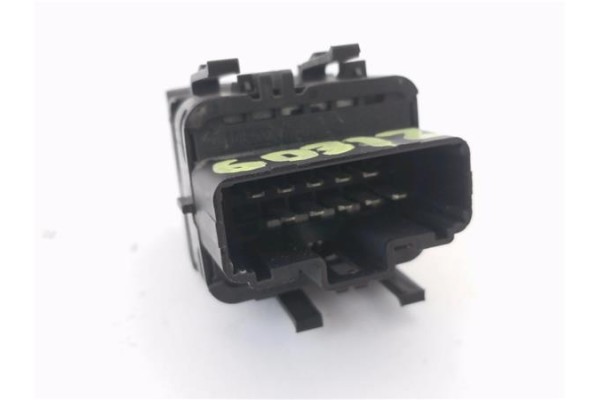 Recambio de mando elevalunas delantero izquierdo para renault clio ii fase ii (b/cb0) 1.2 base authentique referencia OEM IAM 82