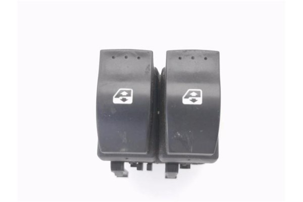 Recambio de mando elevalunas delantero izquierdo para renault clio ii fase ii (b/cb0) 1.2 base authentique referencia OEM IAM 82