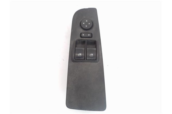 Recambio de mando elevalunas delantero izquierdo para fiat bravo (182) 1.2 16v 80 trofeo referencia OEM IAM 011650  
