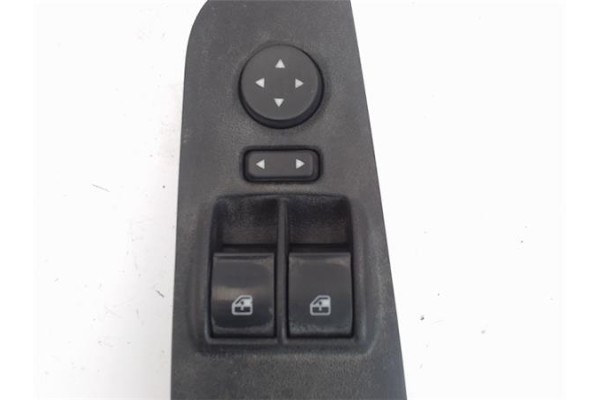 Recambio de mando elevalunas delantero izquierdo para fiat bravo (182) 1.2 16v 80 trofeo referencia OEM IAM 011650  