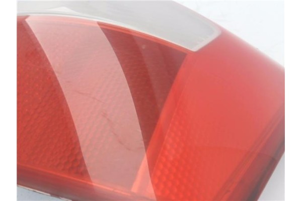 Recambio de piloto trasero derecho para audi a4 berlina (8e) 1.9 tdi (96kw) referencia OEM IAM 153948  