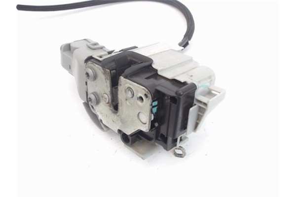 Recambio de cierre electromagnetico delantero izquierdo para fiat bravo (182) 1.2 16v 80 trofeo referencia OEM IAM 51902605  