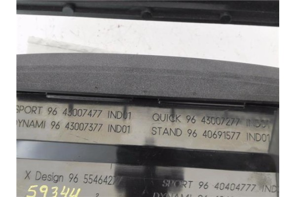 Recambio de puerta delantero derecha para volkswagen golf iv berlina (1j1) 1.9 tdi referencia OEM IAM 1J3831056H  