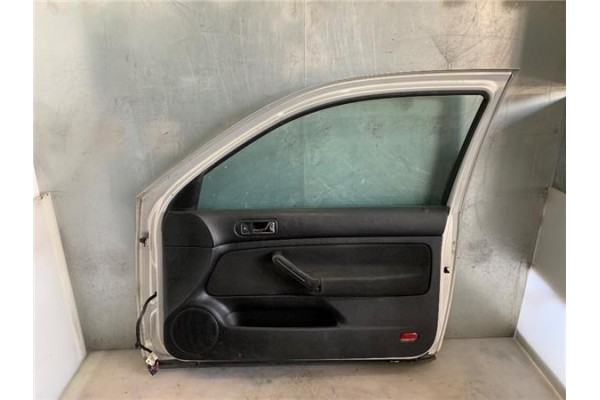 Recambio de puerta delantero derecha para volkswagen golf iv berlina (1j1) 1.9 tdi referencia OEM IAM 1J3831056H  
