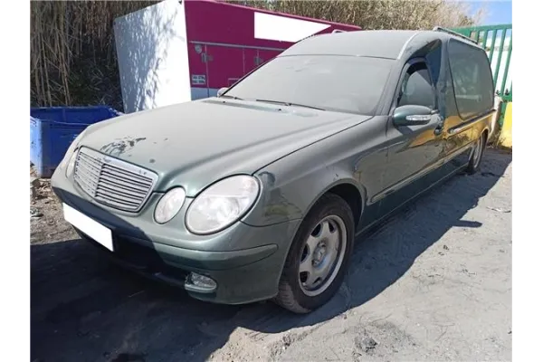 mercedes-benz clase e (bm 211) berlina del año 2005