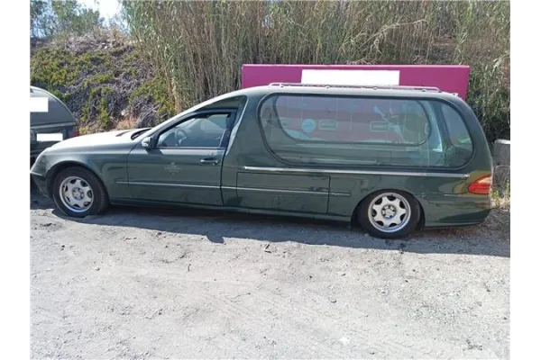 mercedes-benz clase e (bm 211) berlina del año 2005