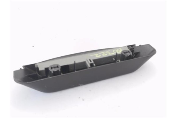 Recambio de luz central de freno para toyota yaris (ksp9/scp9/nlp9) 1.4 d-4d referencia OEM IAM 8167005100  