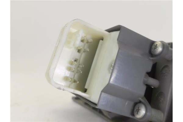 Recambio de mando elevalunas delantero izquierdo para toyota yaris (ksp9/scp9/nlp9) 1.4 d-4d referencia OEM IAM 742320D110  