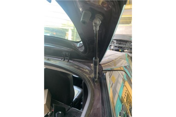 Recambio de amortiguador porton para toyota iq (nuj1/ngj1/kgj1) 1.0 básico referencia OEM IAM 689500W560 689600W550 