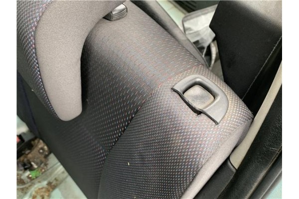 Recambio de asientos traseros para renault clio iii 1.5 dci (br17, cr17) referencia OEM IAM 886516182R  