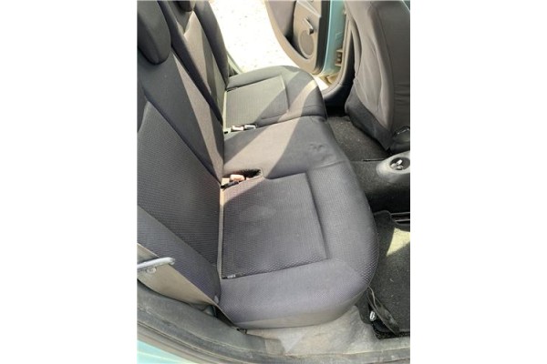 Recambio de asientos traseros para renault clio iii 1.5 dci (br17, cr17) referencia OEM IAM 886516182R  