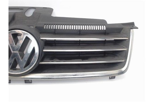 Recambio de rejilla capo para volkswagen polo iv (9n1) 1.4 16v referencia OEM IAM 6Q0853650D  